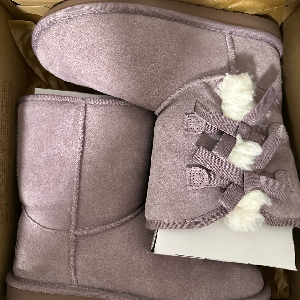 Kookaburra by UGG Lilac Suede Boots with Ribbon Details
